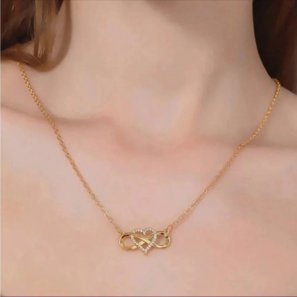 Jewelry - ⚠️Clearance Heart And Infinity Pendant Necklace Silver / Gold
